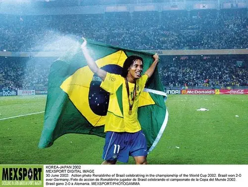 步奠定了自 步奠定了自