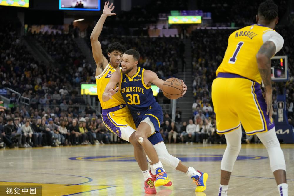 支年輕隊伍 支年輕隊伍